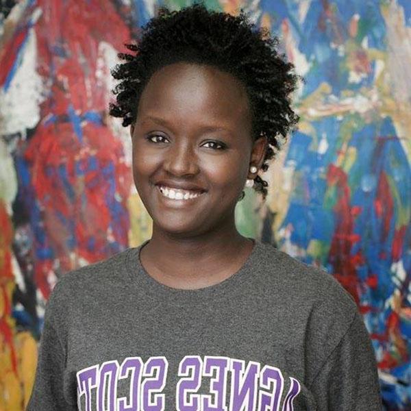 photo of student Peace Grace Muhizi 和 her quote about the new perspective she gained 而 attending Agnes Scott.